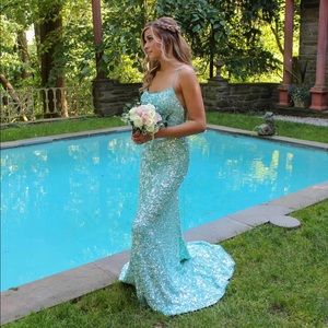 Sherri Hill prom/homecoming dress size 2 to 4.